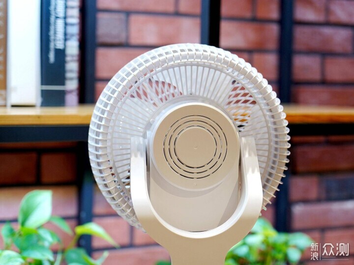 空调房加台舒乐氏空气循环扇，立体送风还节能