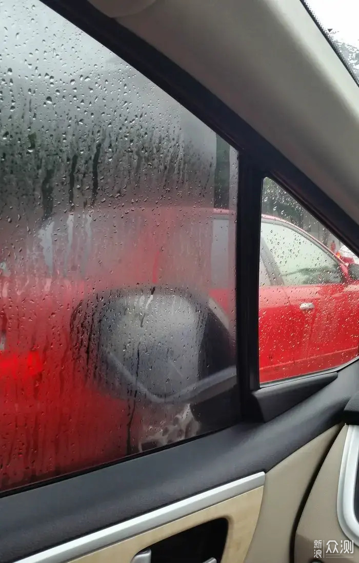 暴雨来袭，电动车可以涉水驾驶吗？牢记这五条