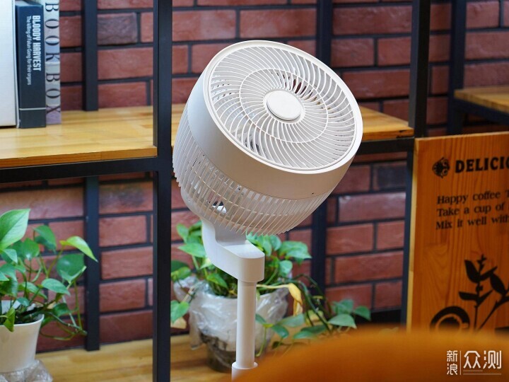 空调房加台舒乐氏空气循环扇，立体送风还节能