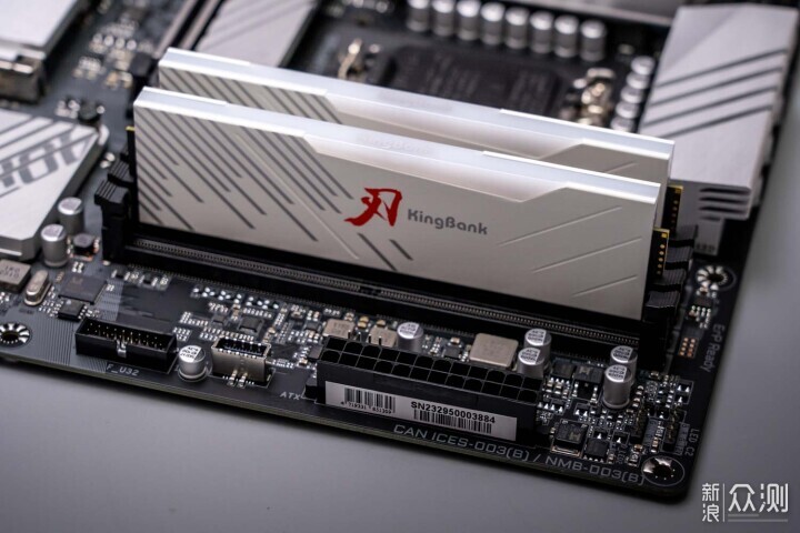 金百达DDR5 6400 RGB灯效内存条入手超频_新浪众测