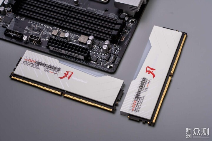 金百达DDR5 6400 RGB灯效内存条入手超频_新浪众测