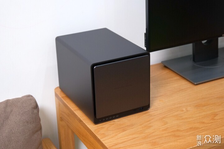 轻松搭建私人数据中心，绿联 DX4600 Pro NSA