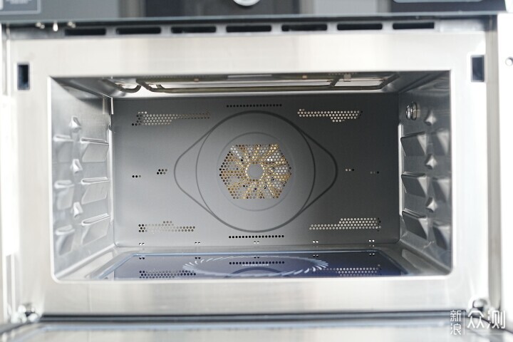 嵌入式微蒸烤怎么选？三款热门机型深度对比！_新浪众测