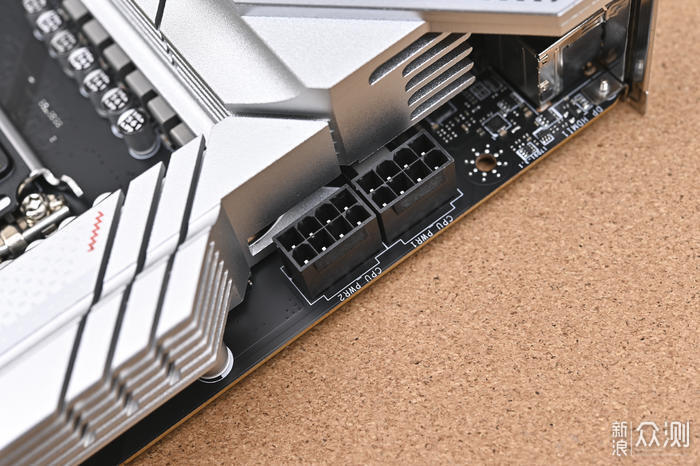 微星Z790刀锋+联力极圈II+海盗船3000DAF装机_新浪众测