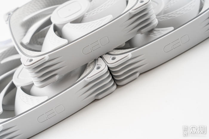 白龙鳞的小玩法——几何未来M2方舟装机分享_新浪众测