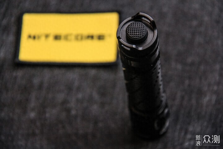 雨夜实测新灯珠：NITECORE MH12 Pro手电_新浪众测