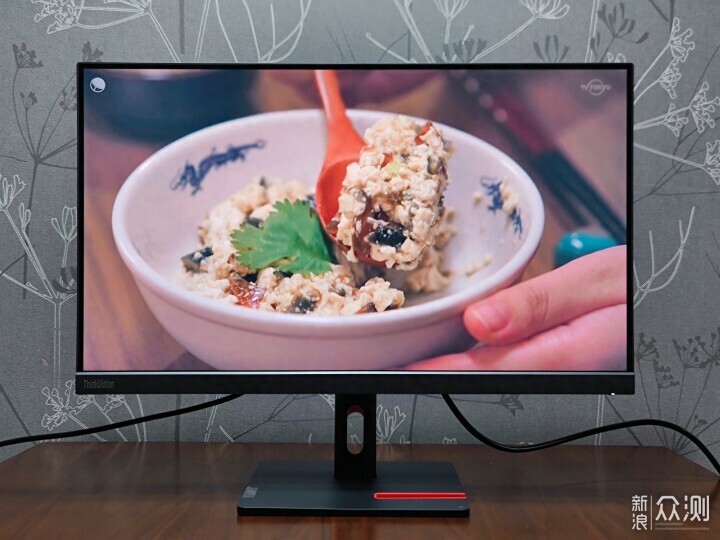 联想ThinkVision S25e-30显示屏内敛又优雅_新浪众测