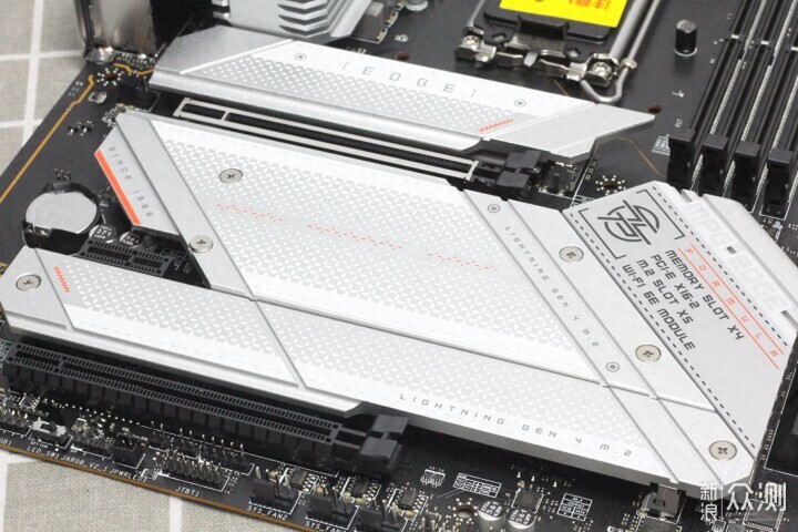 i7-13700KF装机就是为了为所欲为！_新浪众测