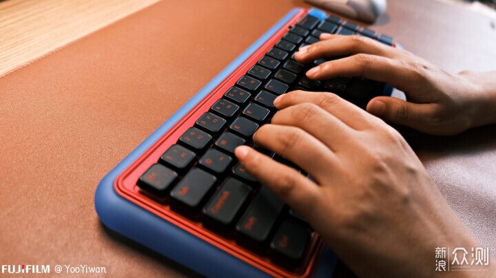 青春和多巴胺的颜色——杜伽S230机械键盘_新浪众测