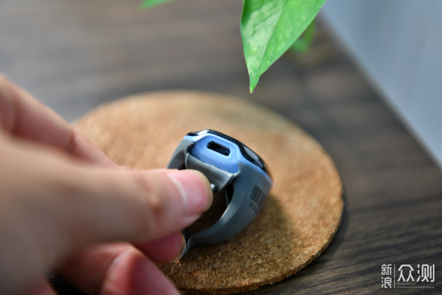 指尖上的实时健康监控：动态智能血氧仪O2Ring_新浪众测
