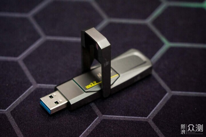 朗科US5高速固态U盘评测：高性能高颜值双接口_新浪众测