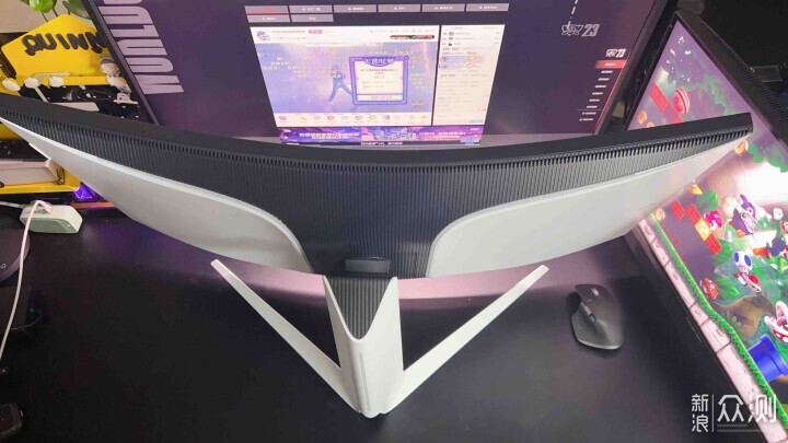 卷完电视又来卷显示器？雷鸟Q8显示器这回值了_新浪众测