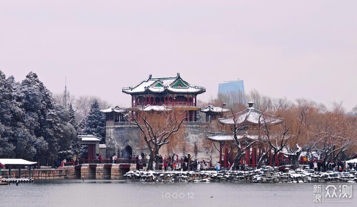 投石问路：用iQOO12手机摄影记录谐趣园雪景_新浪众测