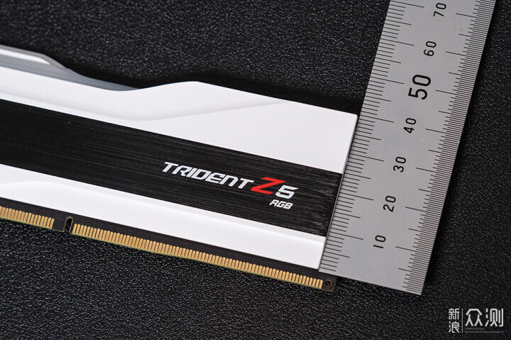 芝奇Trident Z5 RGB DDR5-7200 24Gx2内存评测_新浪众测