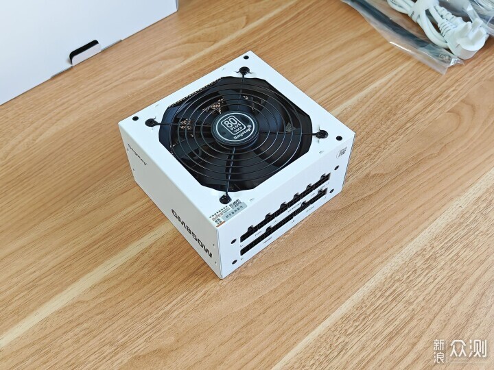 澎湃动力鑫谷GM850W冰山版ATX3.0电源开箱拆解_新浪众测