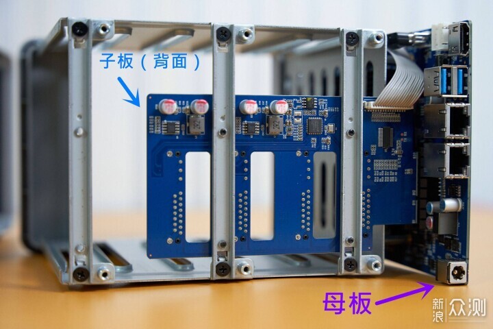 拆机！铁威马F4-423上手功能强大化繁为简_新浪众测