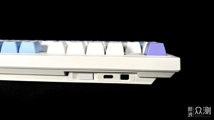 DURGOD K100三模机械键盘：学生党的不二之选_新浪众测