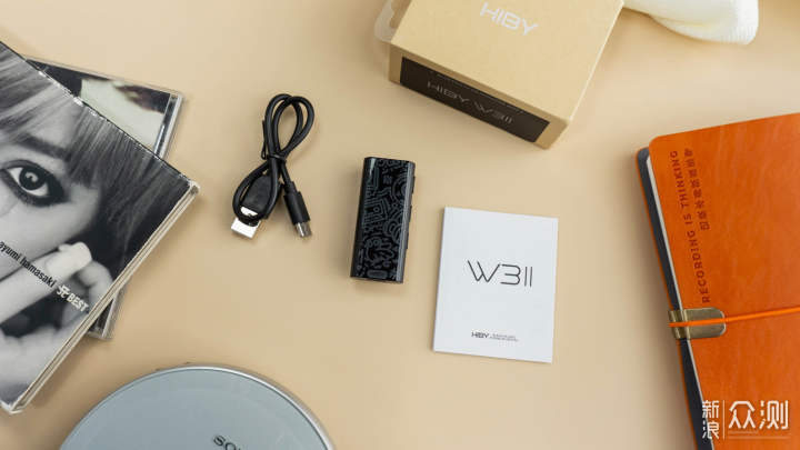 用HiBy海贝W3二代耳放，将有线耳机转变成无线_新浪众测