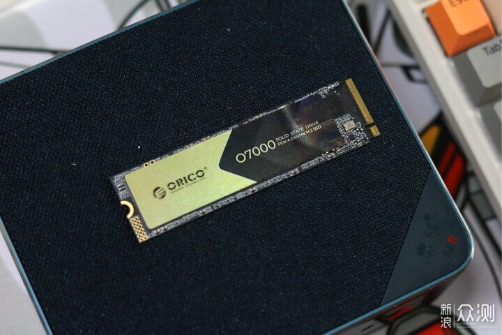 奥睿科O7000黑金SSD，PCIe4.0+长江存储颗粒_新浪众测