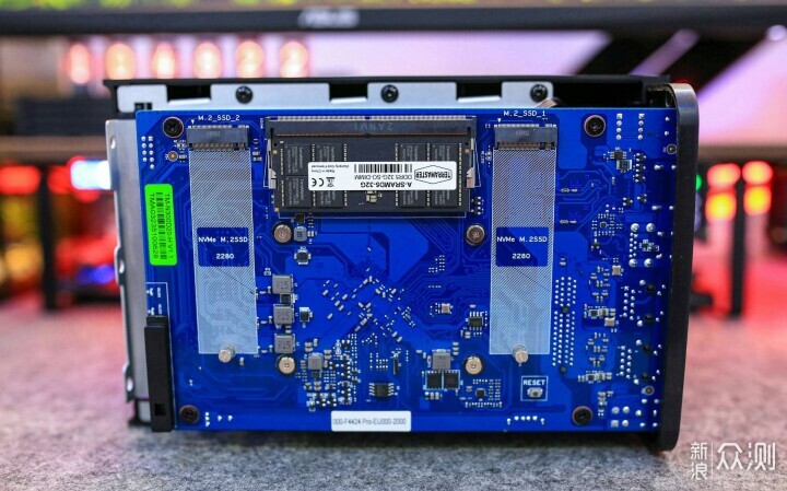 i3-N300 DDR5—— 铁威马F4-424 Pro拆解部署_新浪众测