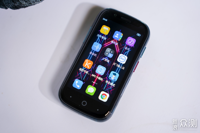 小屏幕手机能否复制小屏iPhone的成功Jelly 2S_新浪众测