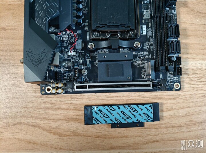 蓝宝石ITX主板 NITRO+ B650I超白金首发实测_新浪众测