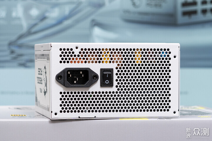 微星MAG A850GL PCIE5 WHITE 电源开箱_新浪众测