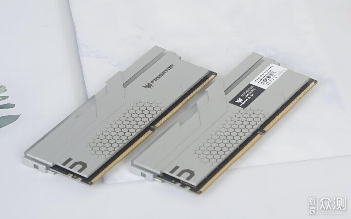 大容量高性能并存，宏碁掠夺者DDR5 7200MHz_新浪众测