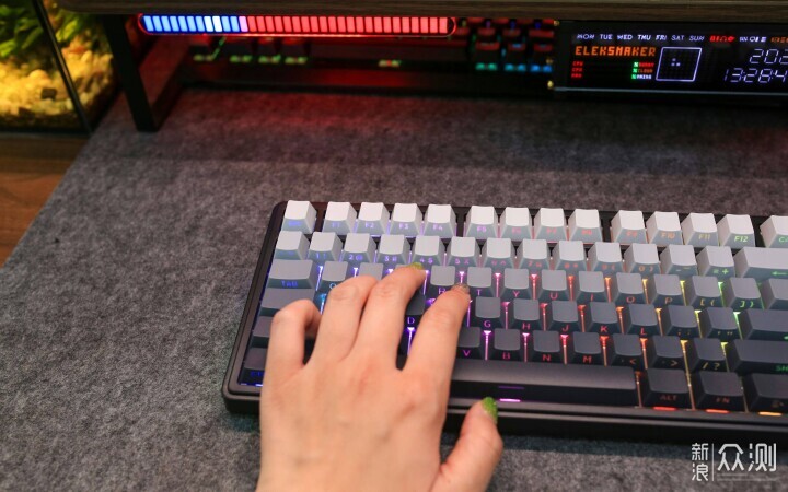 探索 RK 机械键盘的个性化魅力和 RGB 效果_新浪众测