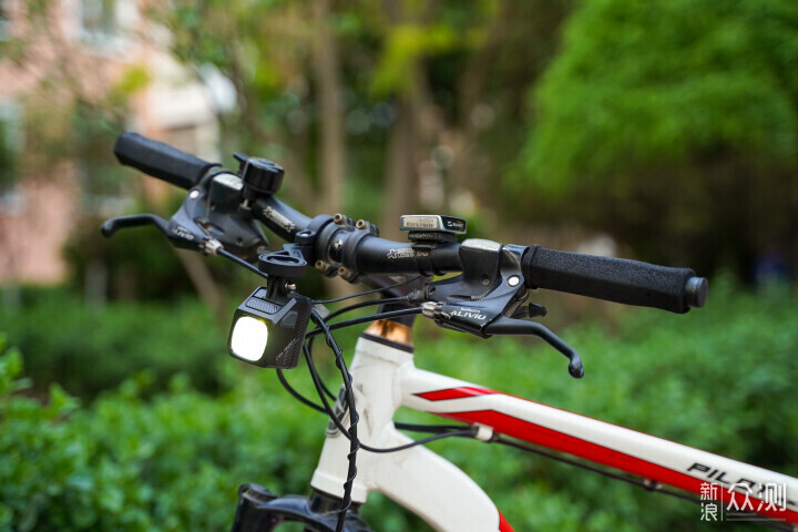 迈极炫CBL 1600X，更智能也更安全的自行车灯_新浪众测