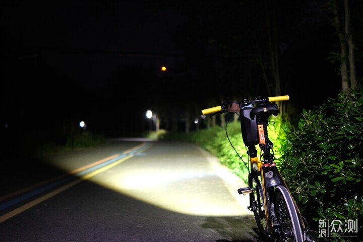 又是一年夜骑时，迈极炫CBL1600X照亮晚间的路_新浪众测