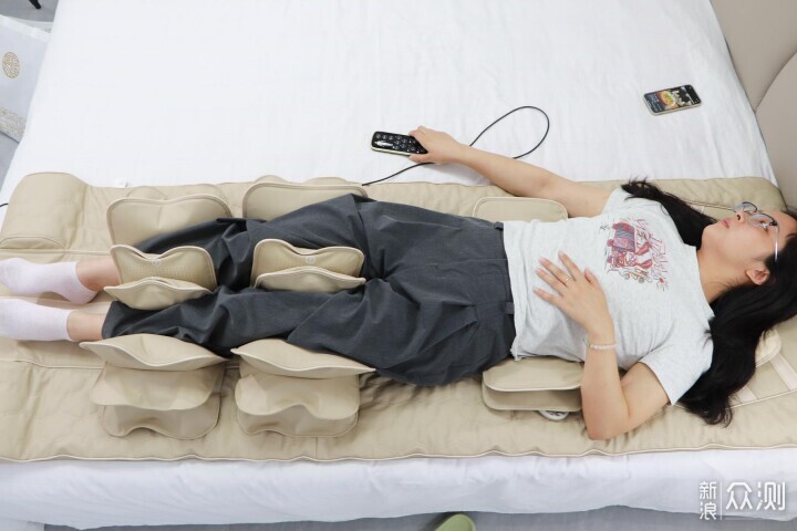 适合小户型的空气波按摩床垫，可折叠收纳_新浪众测