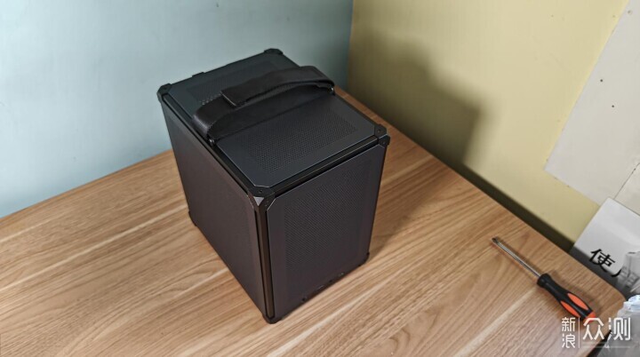 手提袋ITX电脑，乔思伯C6 ITX机箱装机实战_新浪众测