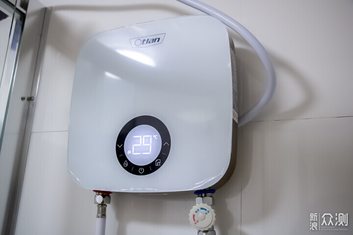 奥特朗C11H-Z70A热水器：安全健康高颜值选择_新浪众测