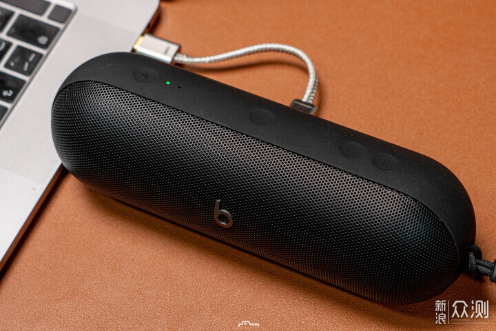 Beats Pill 2024 体验：十年了，更新了_新浪众测