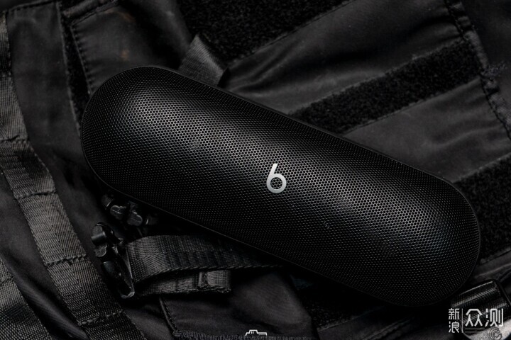 Beats Pill 2024 体验：十年了，更新了_新浪众测