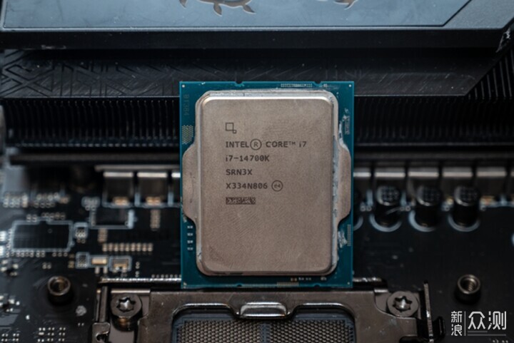 AMD锐龙7 9700X对比Intel酷睿 i7-14700K_新浪众测