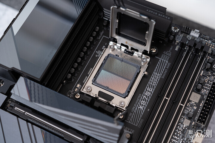 技嘉 X870E AORUS MASTER 超级雕 首发评测_新浪众测