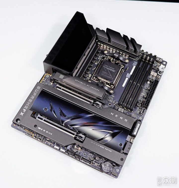 华硕 ROG CROSSHAIR X870E HERO_新浪众测