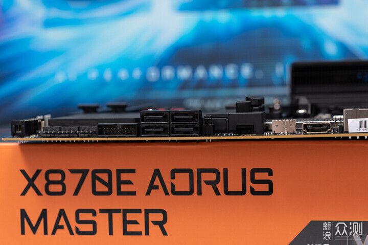 技嘉 X870E AORUS MASTER 超级雕 首发评测_新浪众测