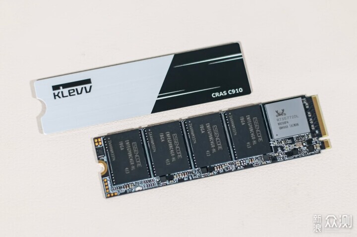 科赋C910 PCIe4.0固态硬盘评测：5000MB/s读写_新浪众测