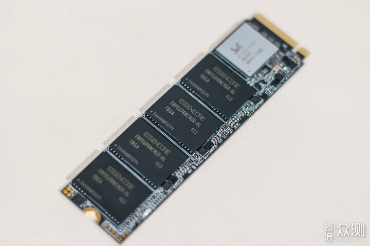 科赋C910 PCIe4.0固态硬盘评测：5000MB/s读写_新浪众测