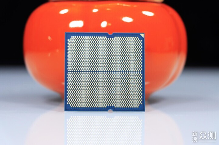 9800X3D 封神了！最强游戏 CPU 名不虚传！_新浪众测