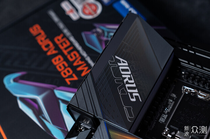 技嘉 Z890 AORUS MASTER 超级雕开箱评测_新浪众测