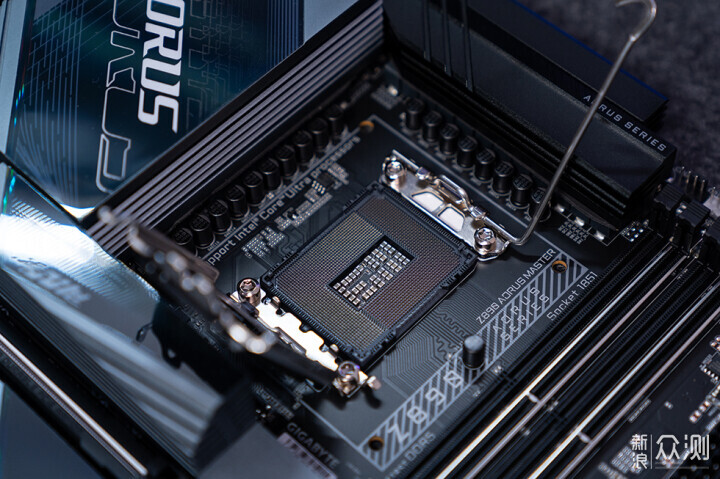 技嘉 Z890 AORUS MASTER 超级雕开箱评测_新浪众测