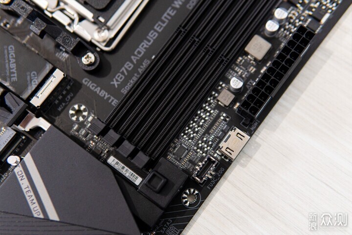 新鲜空气，9800x3D+技嘉X870 AORUS ELITE装机_新浪众测