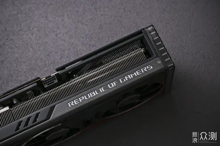 双12实力升级畅玩3A——ROG4080SUPER开箱简测_新浪众测