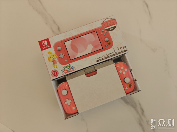 令人惊艳的动森限定版Switch Lite开箱_新浪众测