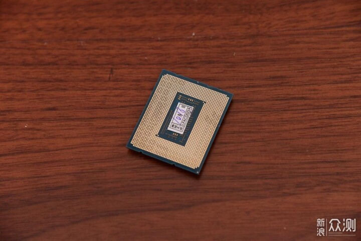 打游戏选哪个？9600X PK 14600KF实战测试_新浪众测