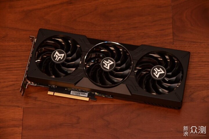 游戏利器！影驰RTX 4070S金属大师黑武士体验_新浪众测